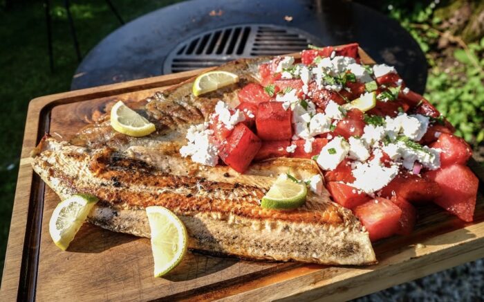 Gegrilde zalmforel met geroosterde watermeloen, munt & feta